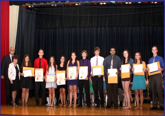 LEGISLATOR DUNNE AND PRESIDING OFFICER GONSALVES PRESENT STUDENT CITIZENSHIP AWARDS